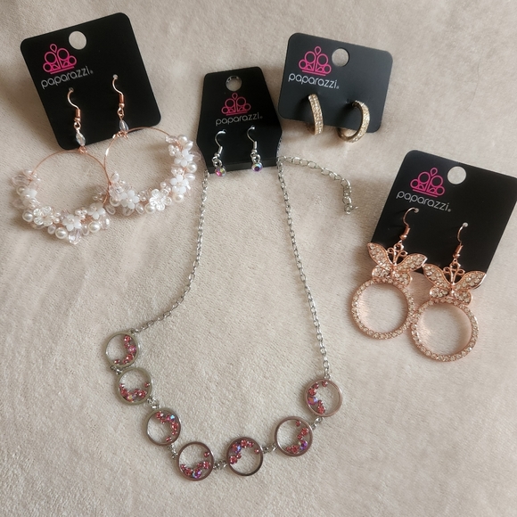 NWT- 4 Piece Paparazzi Jewelry Bundle- Iridescent, Pink, Copper, Gold